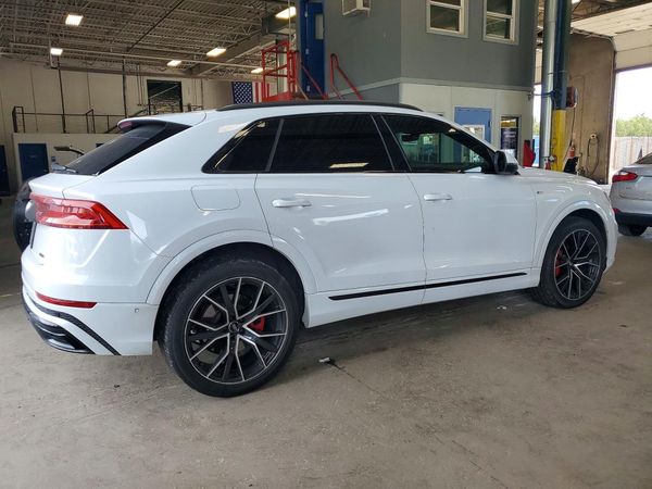 2020 AUDI Q8