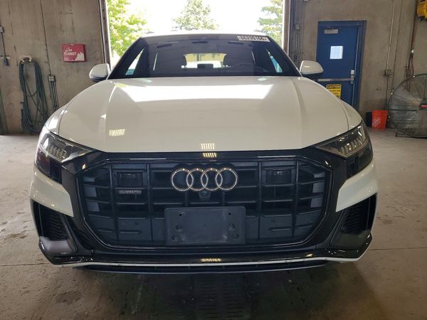 2020 AUDI Q8