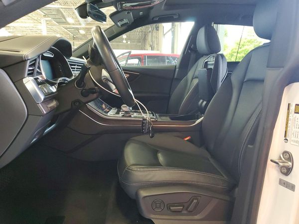 2020 AUDI Q8