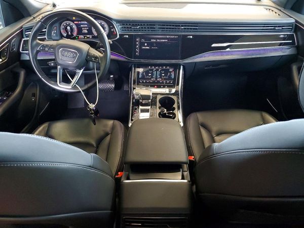 2020 AUDI Q8