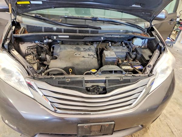 2013 TOYOTA SIENNA