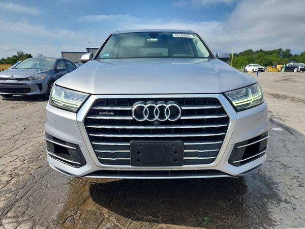 2018 AUDI Q7 quattro Premium Plus