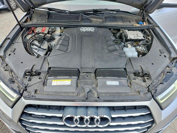 2018 AUDI Q7 quattro Premium Plus