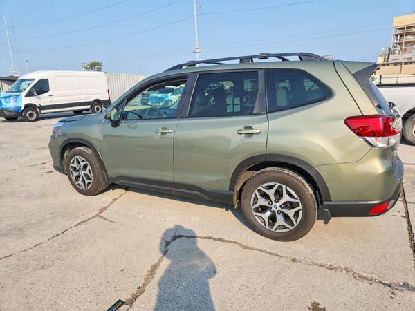 2021 SUBARU FORESTER Premium