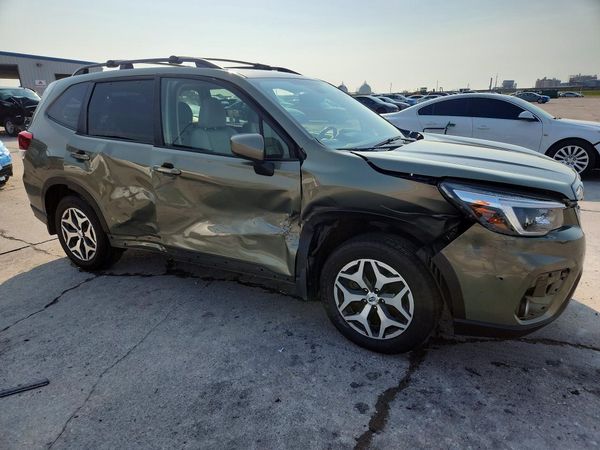 2021 SUBARU FORESTER Premium