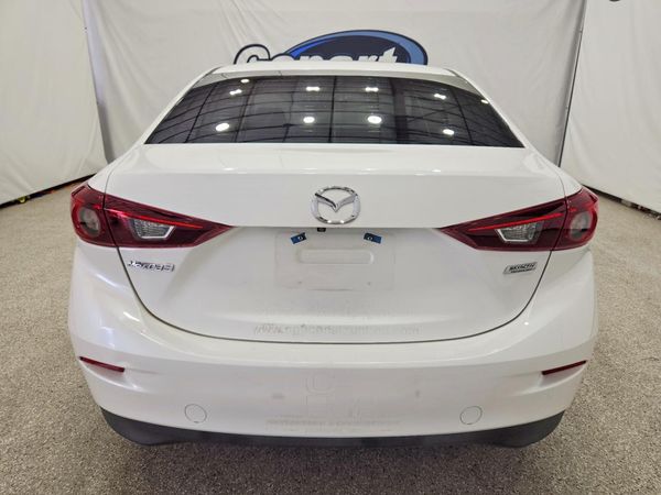 2016 MAZDA 3 SV/Base