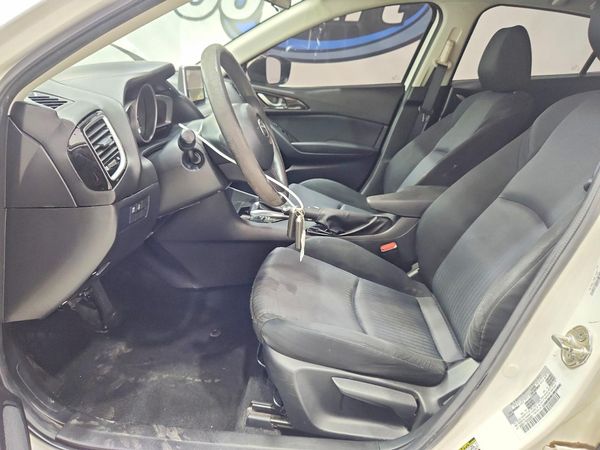 2016 MAZDA 3 SV/Base