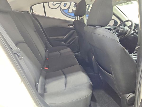 2016 MAZDA 3 SV/Base