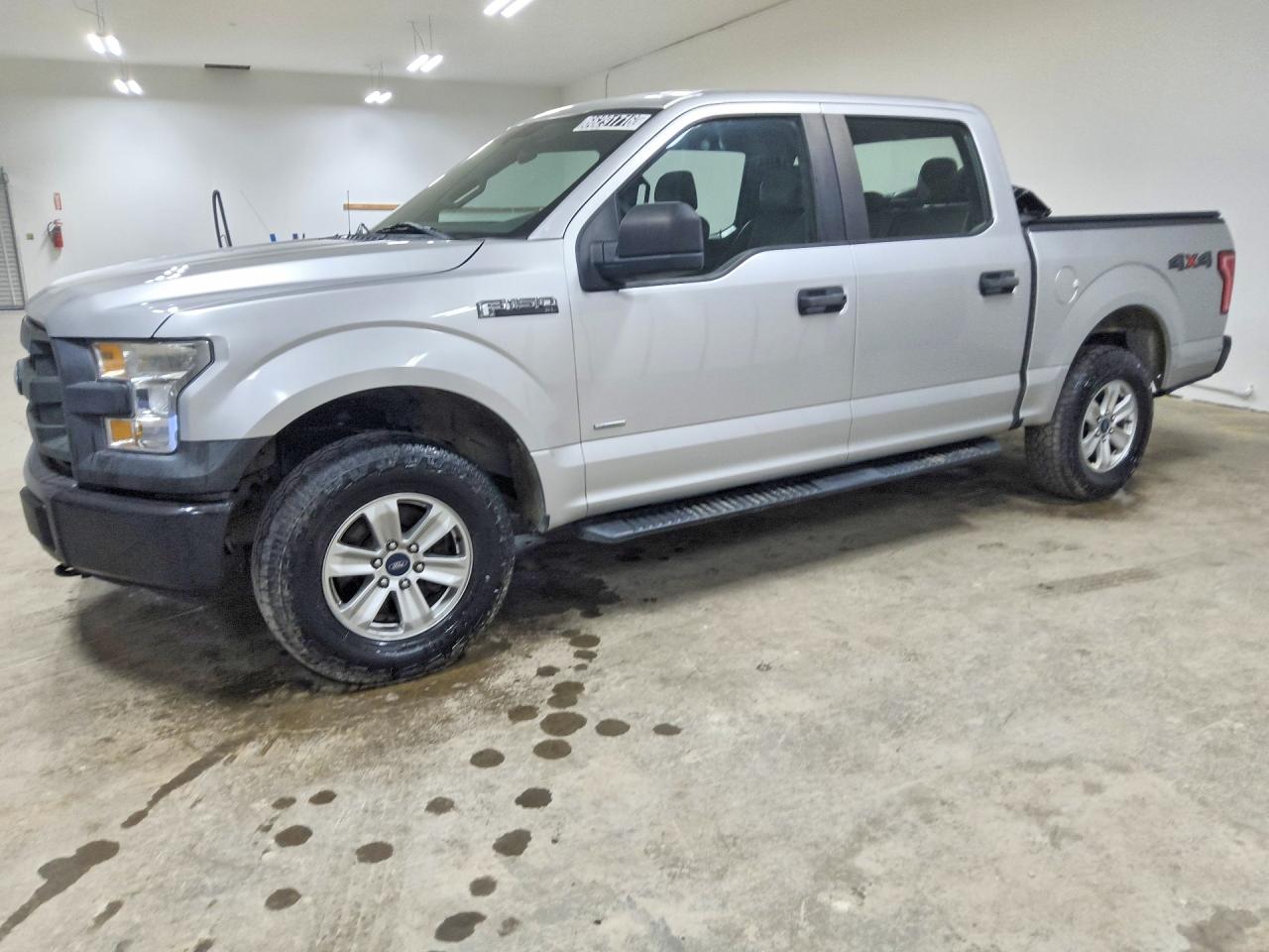 2017 FORD F150 SuperCrew — Front 3/4