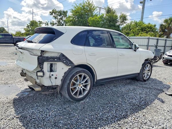 2019 PORSCHE CAYENNE