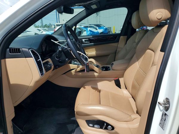 2019 PORSCHE CAYENNE