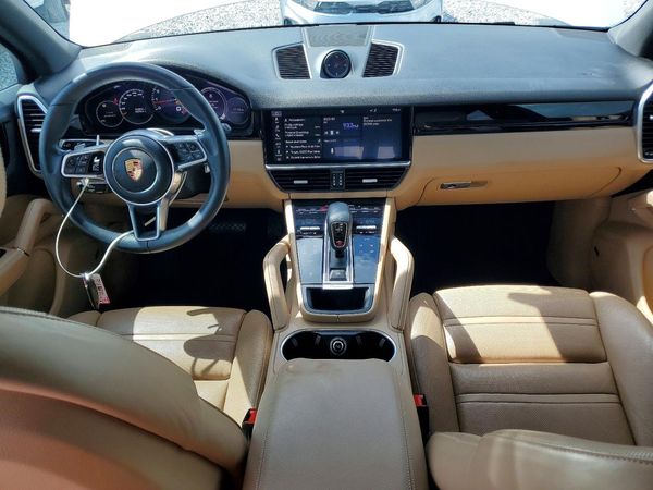 2019 PORSCHE CAYENNE