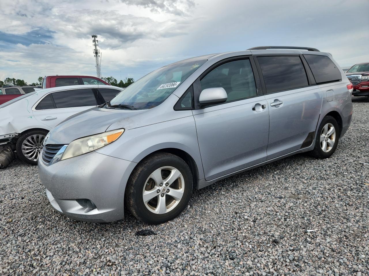 2012 TOYOTA SIENNA
