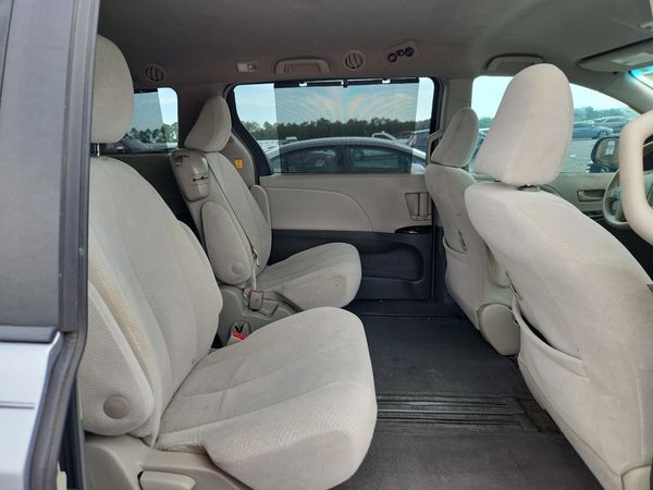 2012 TOYOTA SIENNA