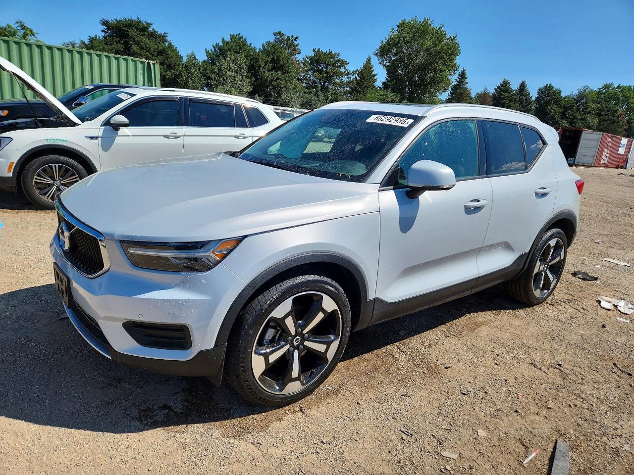 2020 VOLVO XC40