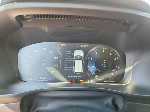 2020 VOLVO XC40