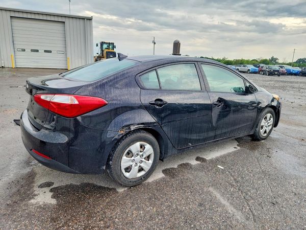 2016 KIA FORTE GL (Middle-Low Grade)