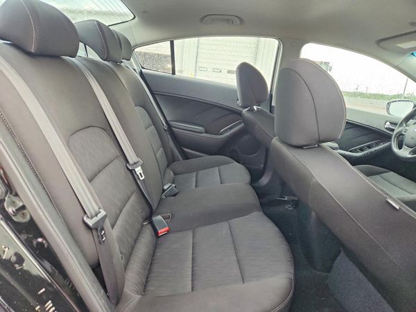 2016 KIA FORTE GL (Middle-Low Grade)