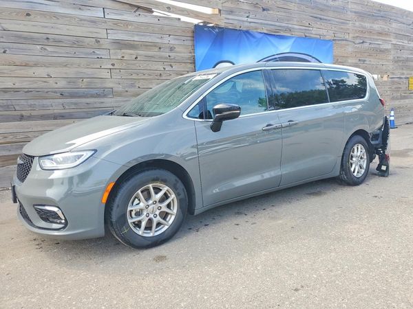 2025 CHRYSLER PACIFICA — DSFA — Front 3/4