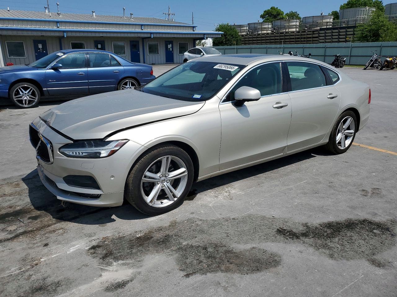 2018 VOLVO S90