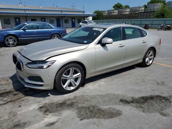 2018 VOLVO S90