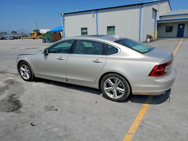 2018 VOLVO S90
