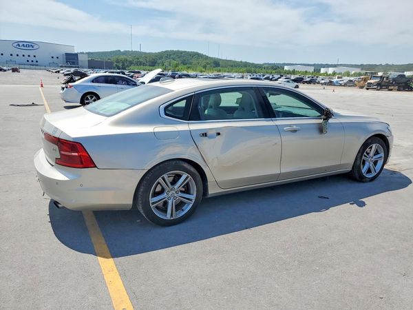 2018 VOLVO S90