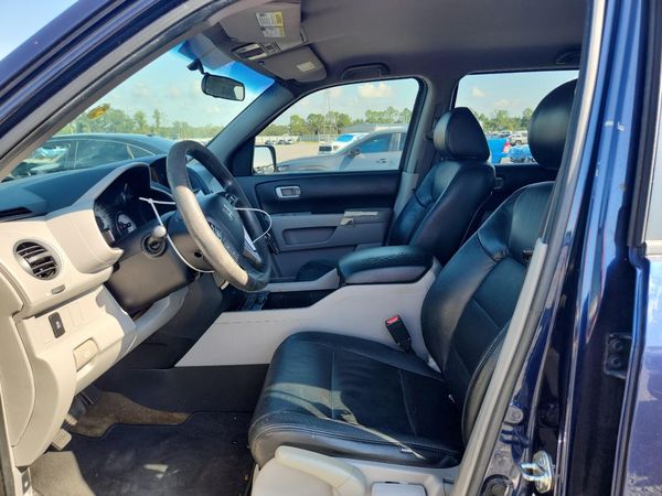 2013 HONDA PILOT LX — DENT