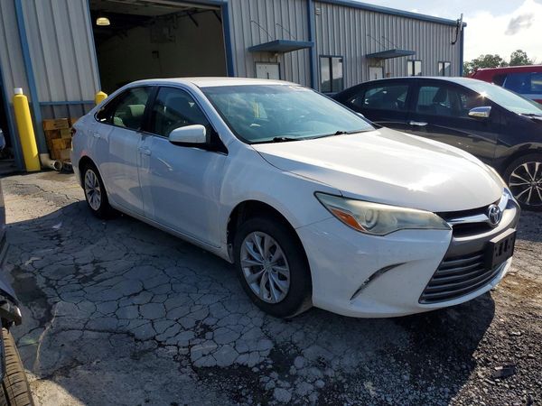 2016 TOYOTA CAMRY