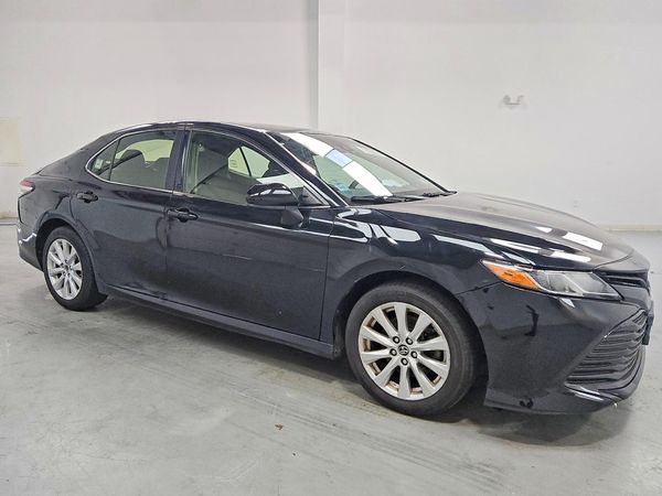 2018 TOYOTA CAMRY LE/SE/XLE/XSE — Passenger 3/4