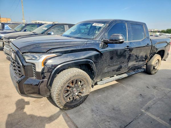 2022 TOYOTA TUNDRA SR5