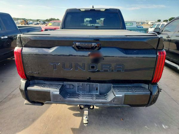 2022 TOYOTA TUNDRA SR5
