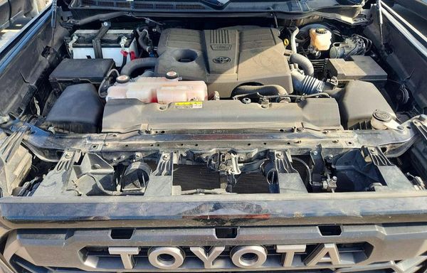 2022 TOYOTA TUNDRA SR5