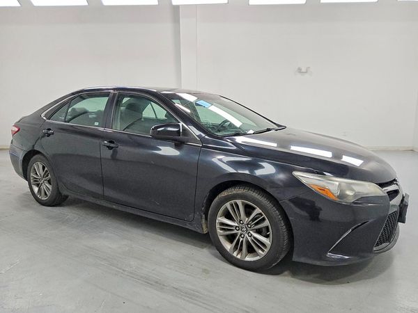 2017 TOYOTA CAMRY LE/SE/XLE/XSE — Passenger 3/4
