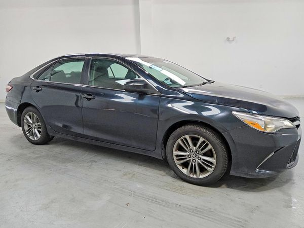 2016 TOYOTA CAMRY — Passenger 3/4