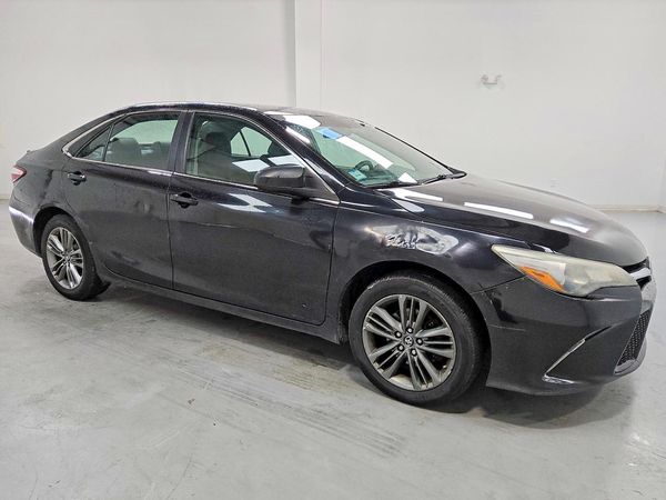 2016 TOYOTA CAMRY — Passenger 3/4