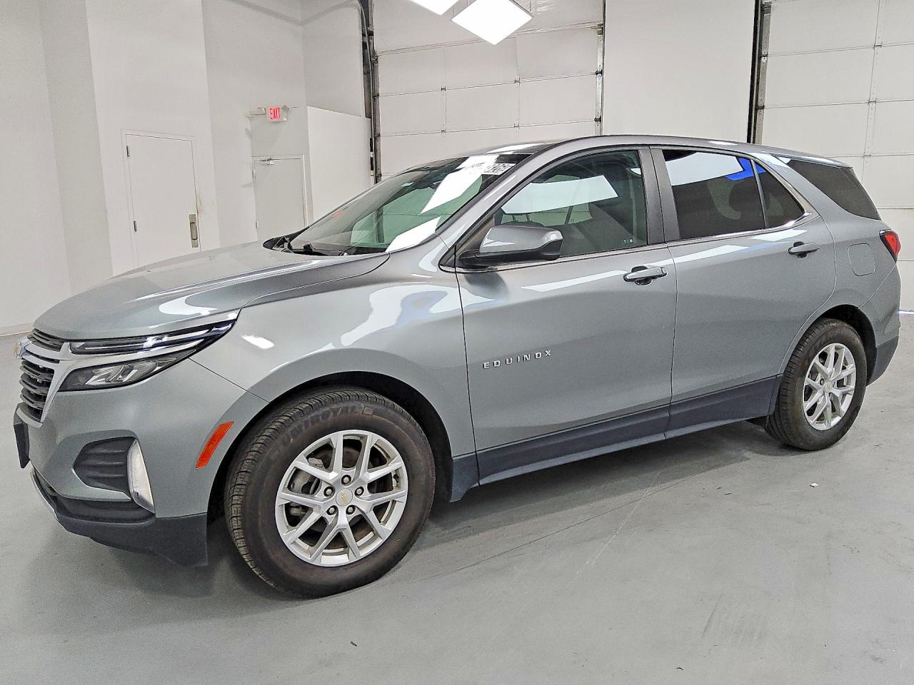 2023 CHEVROLET EQUINOX LT (1LT) — Front 3/4