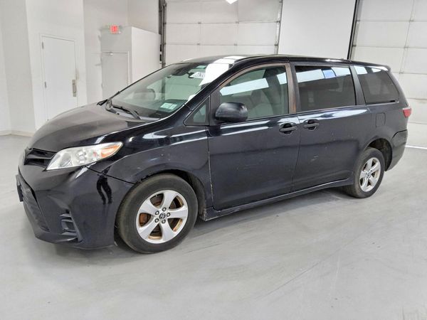 2020 TOYOTA SIENNA — DSFA — Front 3/4