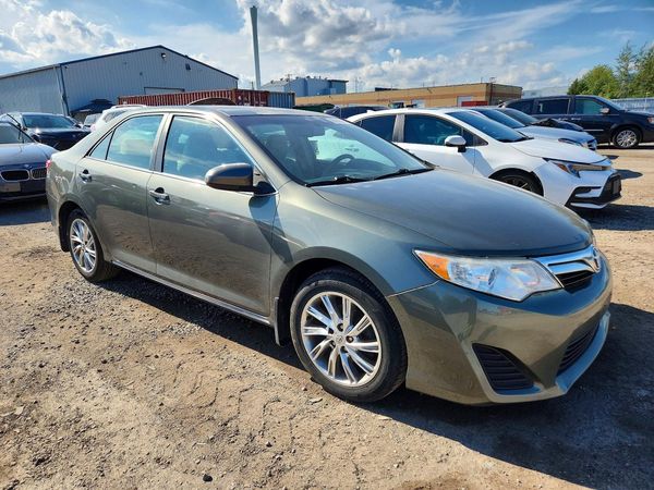 2014 TOYOTA CAMRY