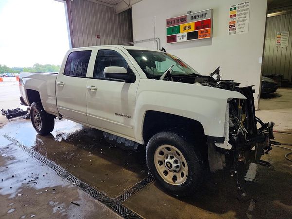 2017 CHEVROLET SILVERADO LT