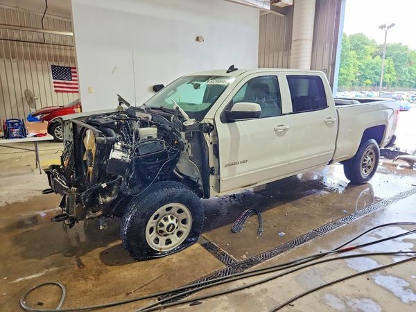 2017 CHEVROLET SILVERADO LT
