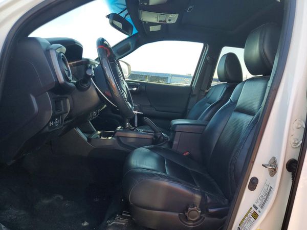 2019 TOYOTA TACOMA SR5