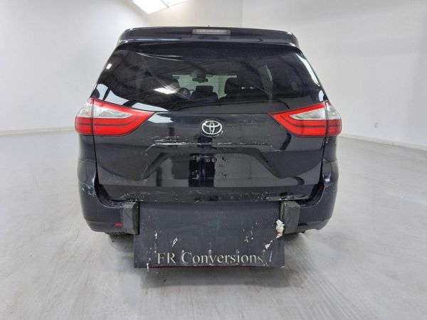 2019 TOYOTA SIENNA L — DIRR