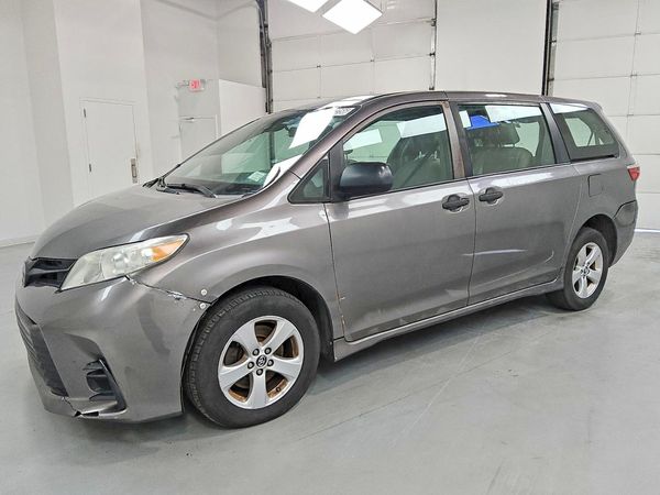 2018 TOYOTA SIENNA