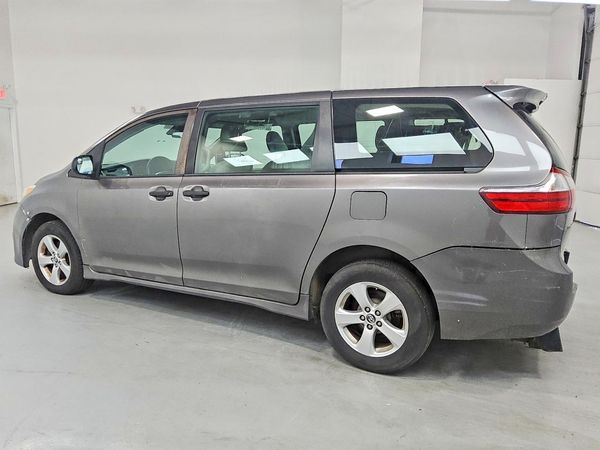 2018 TOYOTA SIENNA L