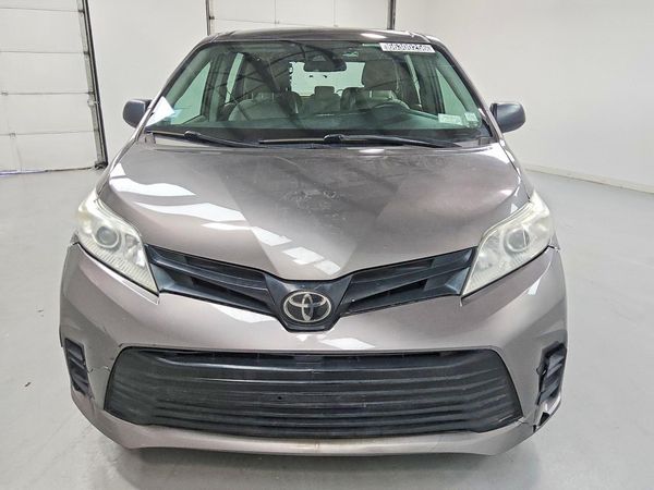 2018 TOYOTA SIENNA L