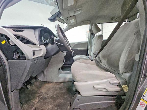 2018 TOYOTA SIENNA L