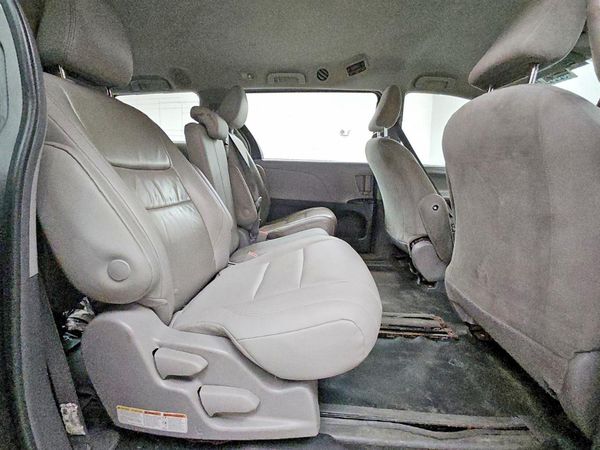2018 TOYOTA SIENNA L
