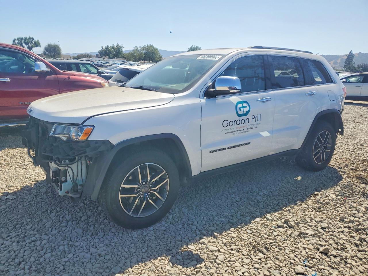 2019 JEEP GRAND CHEROKEE — Front 3/4