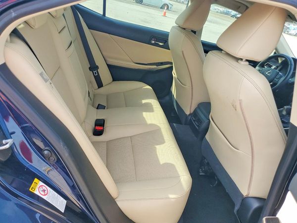2015 LEXUS IS